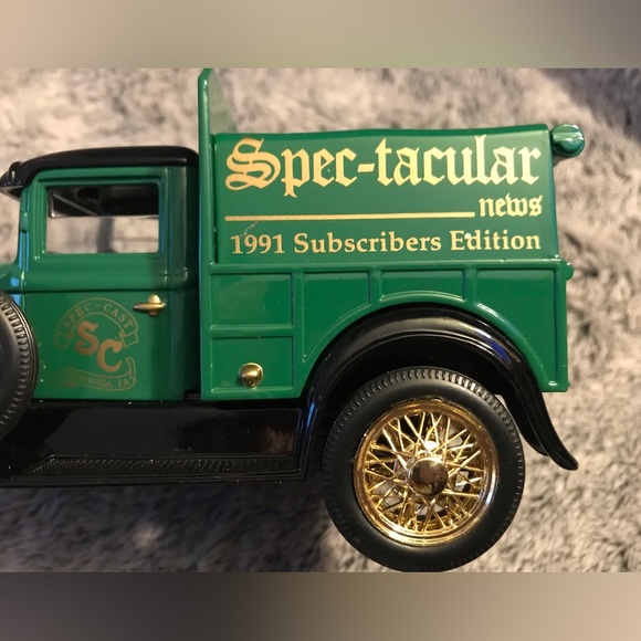Ford Model A Pickup. Diecast coin bank. 1/25 scale - Picture 6 of 9